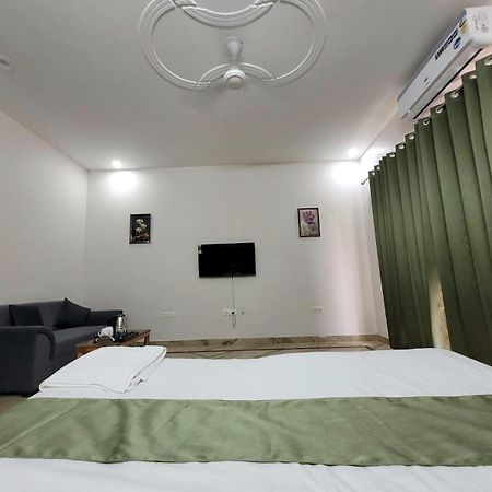 Raj Residency Stay Gurgáon Kültér fotó